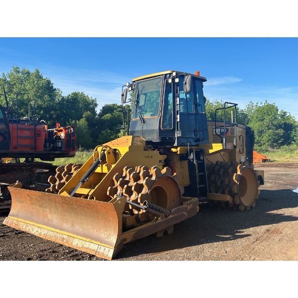 2020 CAT 815K Compactor