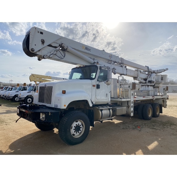 2008 INTERNATIONAL  PAYSTAR 5500i Bucket Truck