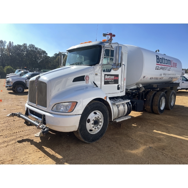 2019 KENWORTH T370 Water Truck