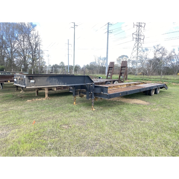 1977 FRUEHAUF  Lowboy Trailer
