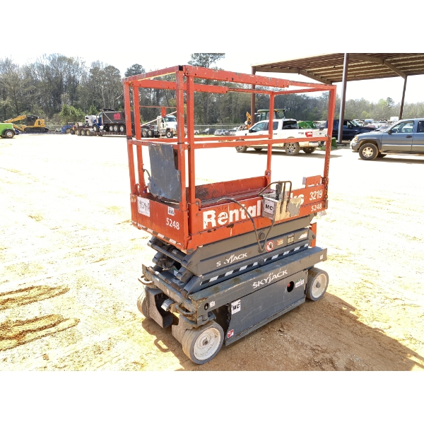 2019 SKYJACK SJIII-3219 Scissor Lift
