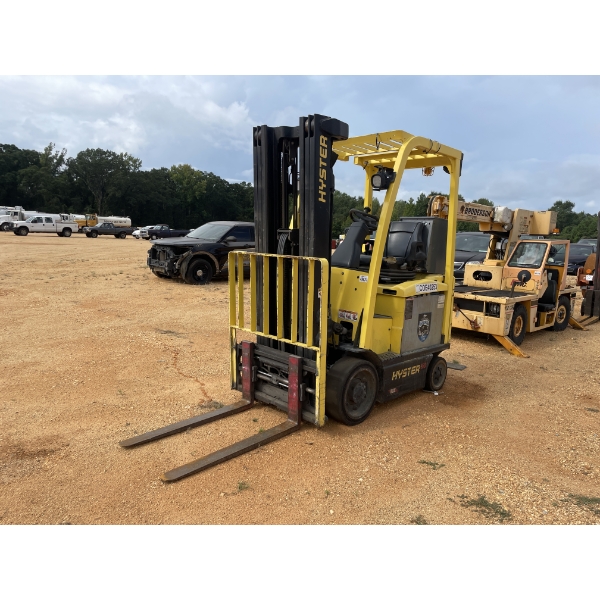 HYSTER E50XN-27 Forklift - Mast