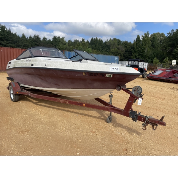 BRYANT 18' PLEASURE Boat