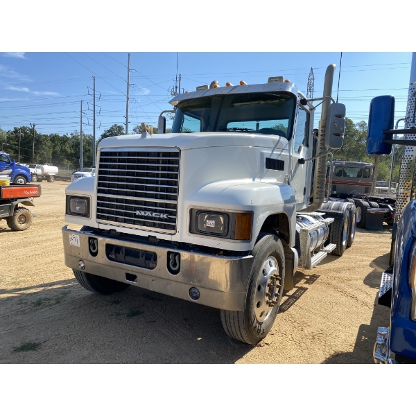 2019 MACK PI64T Day Cab Truck