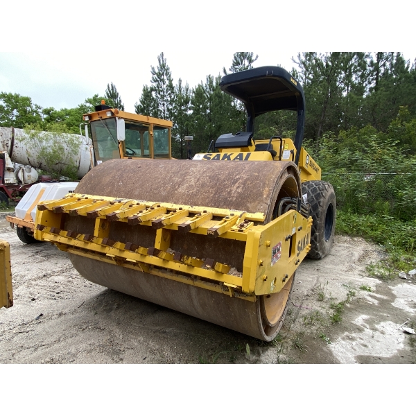 2017 SAKAI SV544T Roller