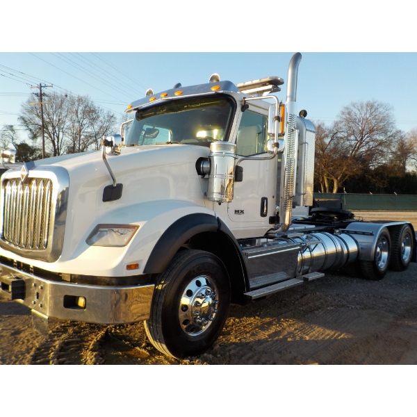 2018 INTERNATIONAL HX620 Day Cab Truck