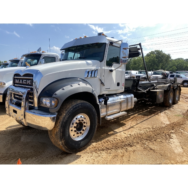 2021 MACK GR104F Roll Off Truck