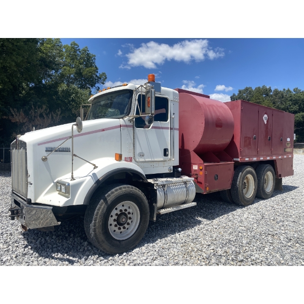 2012 KENWORTH T800 Fuel / Lube Truck