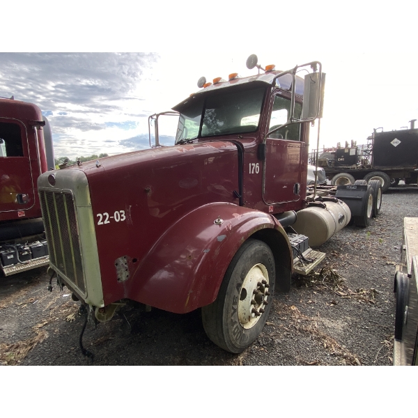 2007 PETERBILT 378 Day Cab Truck