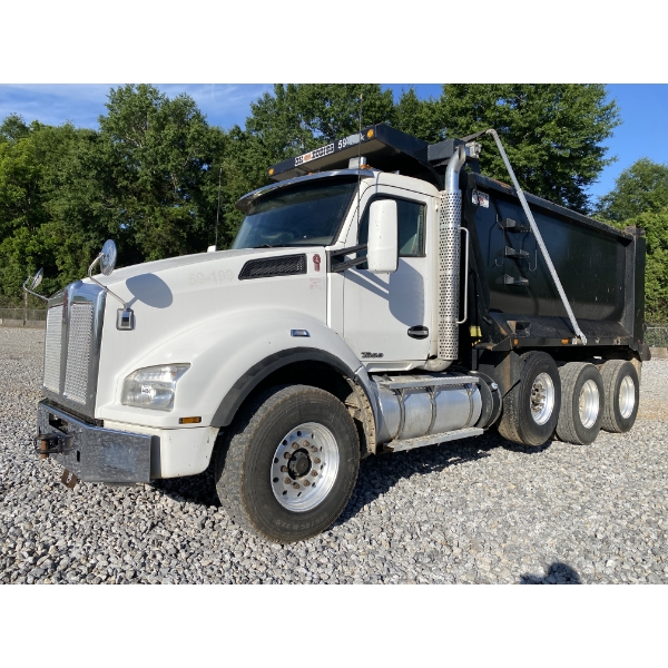 2017 KENWORTH T880 Dump Truck