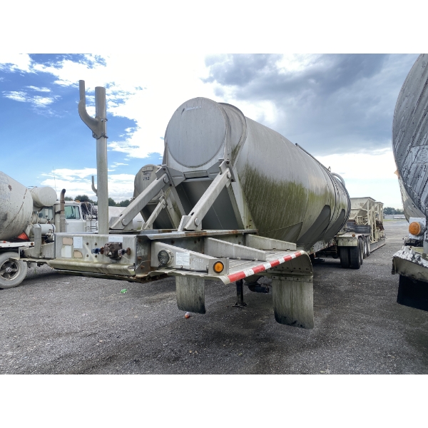 2005 HEIL 3-TIER Pneumatic / Dry Bulk Trailer