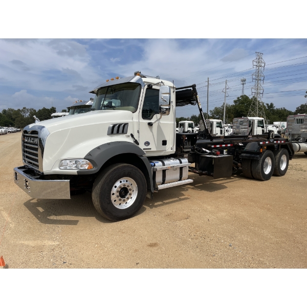 2024 MACK GR64B Roll Off Truck