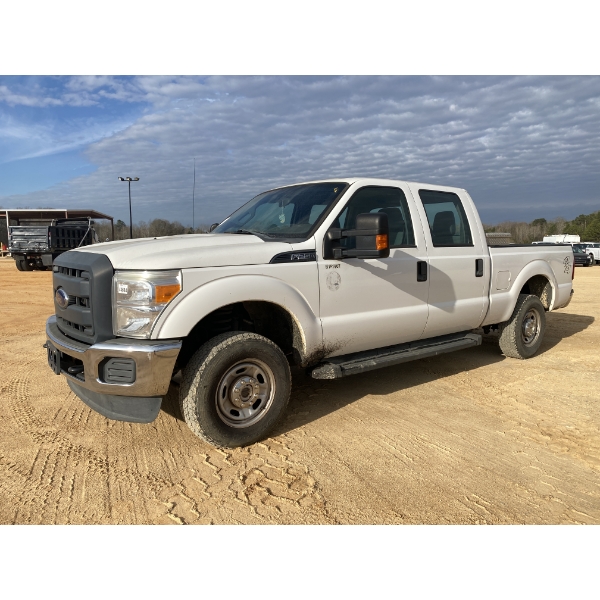 2015 FORD F250 XL Pickup Truck