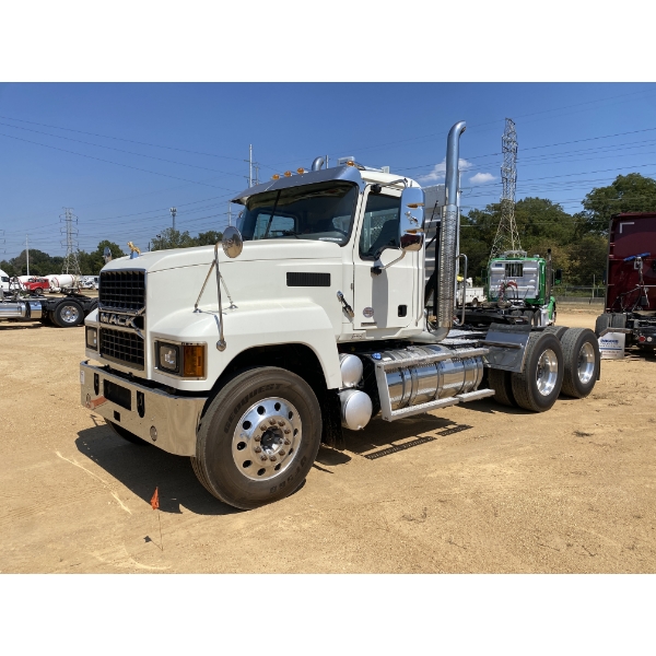 2023 MACK PI64T Day Cab Truck