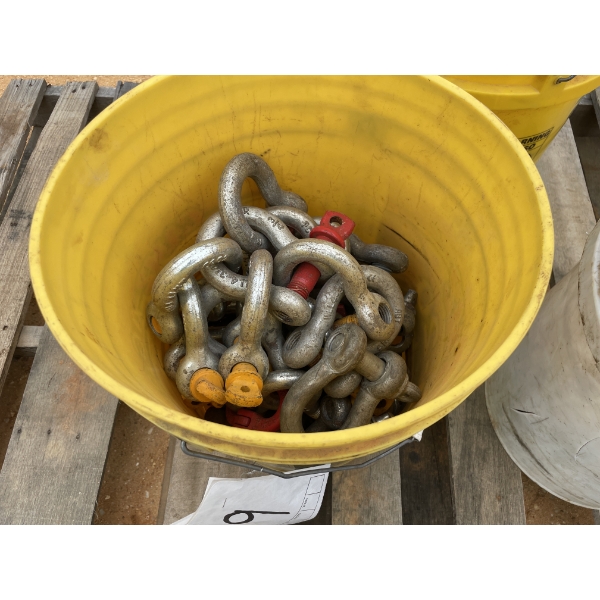 BUCKET OF CLEVIS