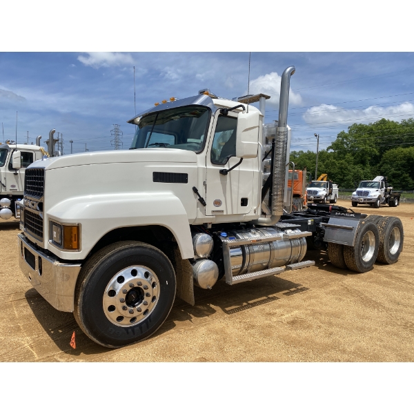 2025 MACK PI64T Day Cab Truck