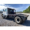Image 2 : 1998 INTERNATIONAL 4900 Winch Truck