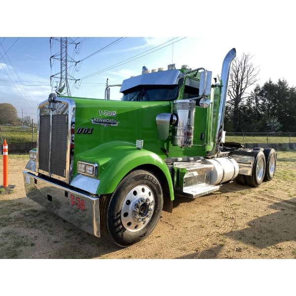 2006 KENWORTH W900 Day Cab Truck