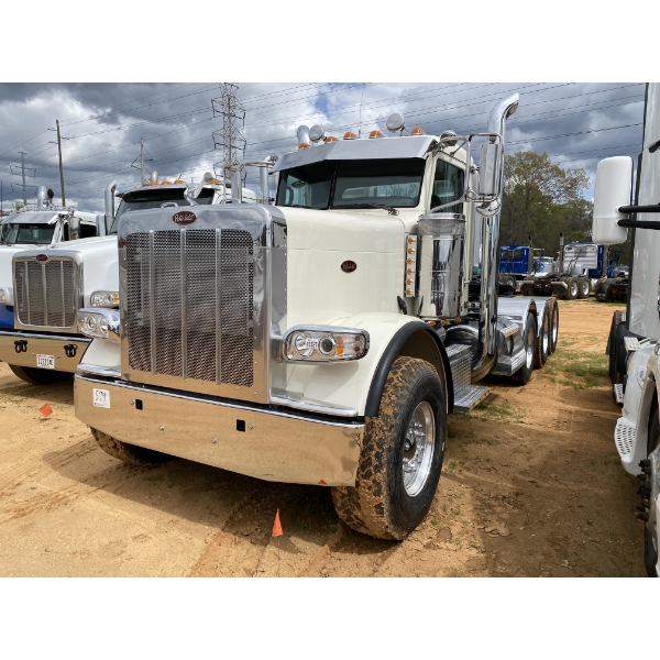 2012 PETERBILT 365 Day Cab Truck