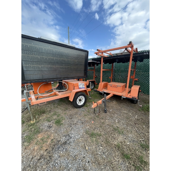 MESSAGE BOARD, ARROW BOARD & JLG LIFT BASKET