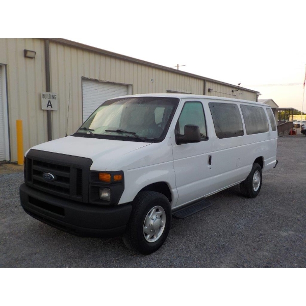 2013 FORD E350 Passenger Van