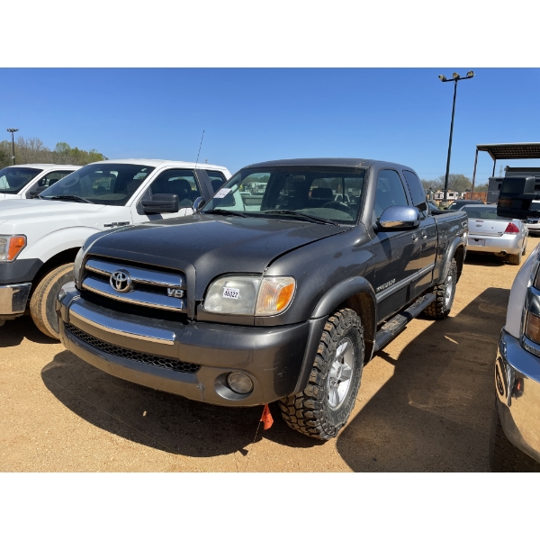 2005 TOYOTA TUNDRA SR5 Pickup Truck