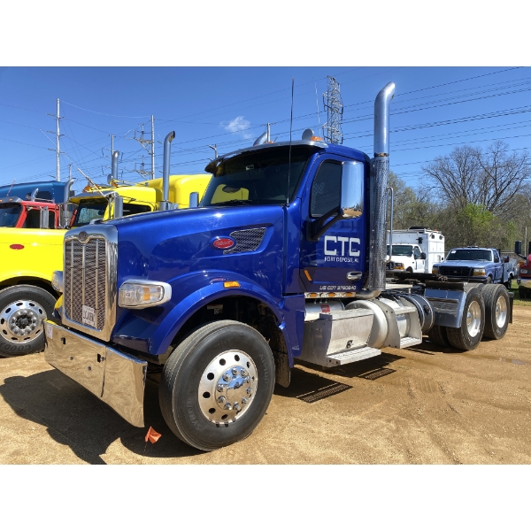 2020 PETERBILT 567 Day Cab Truck