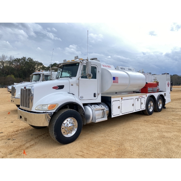 2012 PETERBILT 348 Fuel / Lube Truck