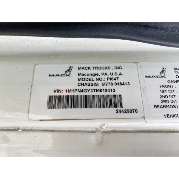 【廃盤】Mack 10 /Certified Platinum 新品 ウェッサイ 2026 MACK PI64T Day Cab Truck - J.M. Wood Auction Company, Inc.
