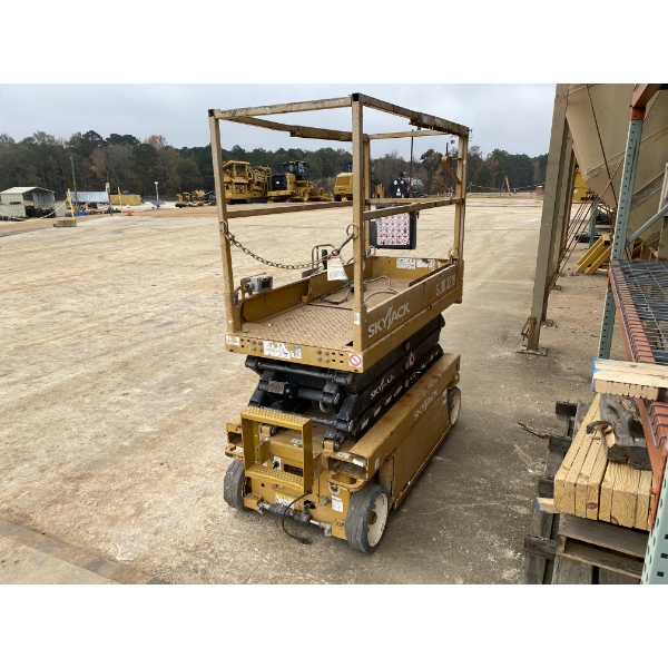 2021 SKYJACK 3219SJ Scissor Lift
