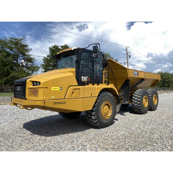 2025 CAT 725 Articulated Truck
