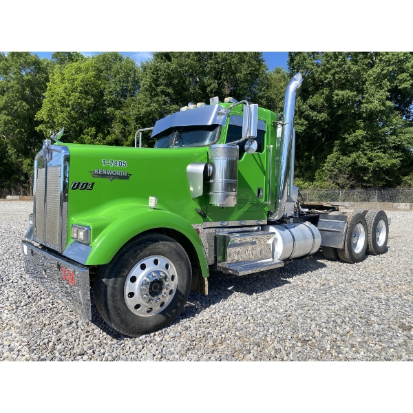 2006 KENWORTH W900 Day Cab Truck