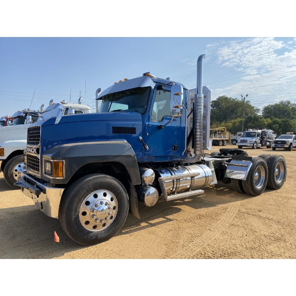 2021 MACK PI64T Day Cab Truck