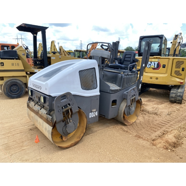 VOLVO DD24 Roller