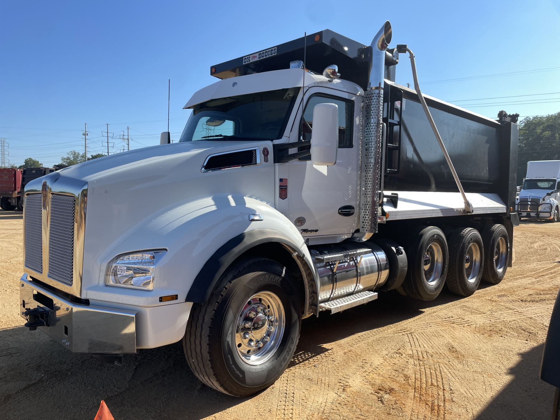 2022 KENWORTH T880 Dump Truck J M Wood Auction Company Inc 2022-kenworth-t880-dump-truck-j-m-wood-auction-company-inc