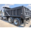 Image 2 : 2016 INTERNATIONAL WORKSTAR 7400 Dump Truck