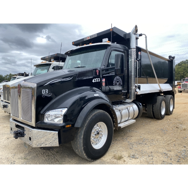 2023 KENWORTH T880 Dump Truck
