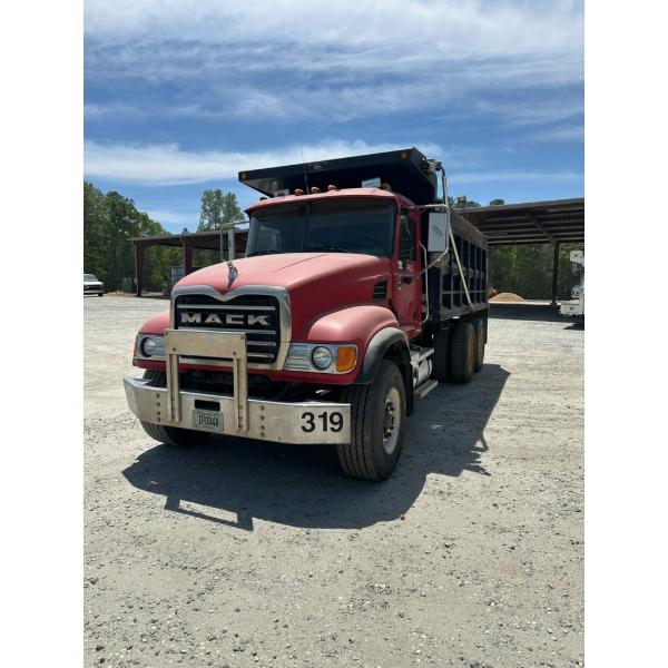 2004 MACK CV713 Dump Truck