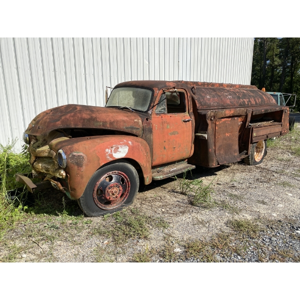 CHEVROLET  Gas / Fuel Truck