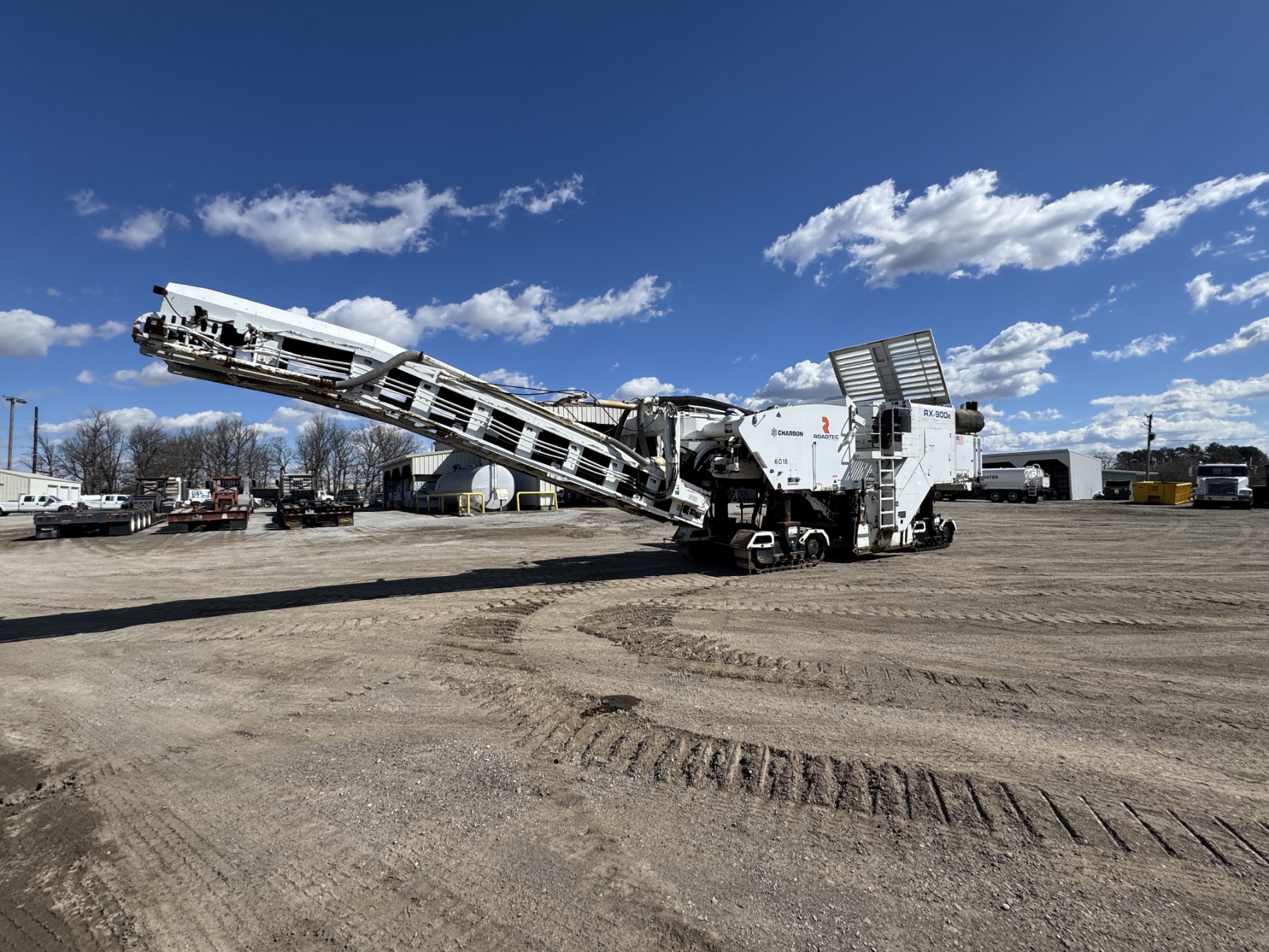 2016 ROADTEC RX900E Cold Planer - J.M. Wood Auction Company, Inc.