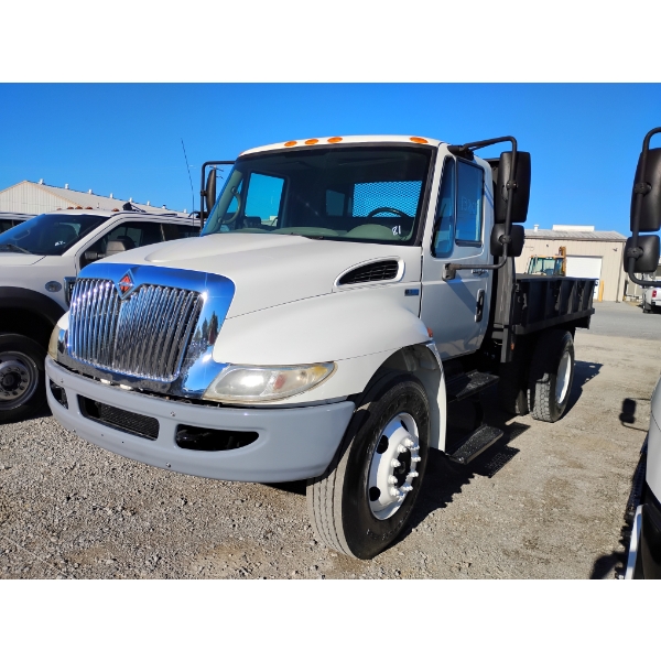2011 INTERNATIONAL DURASTAR 4300 Flatbed Truck