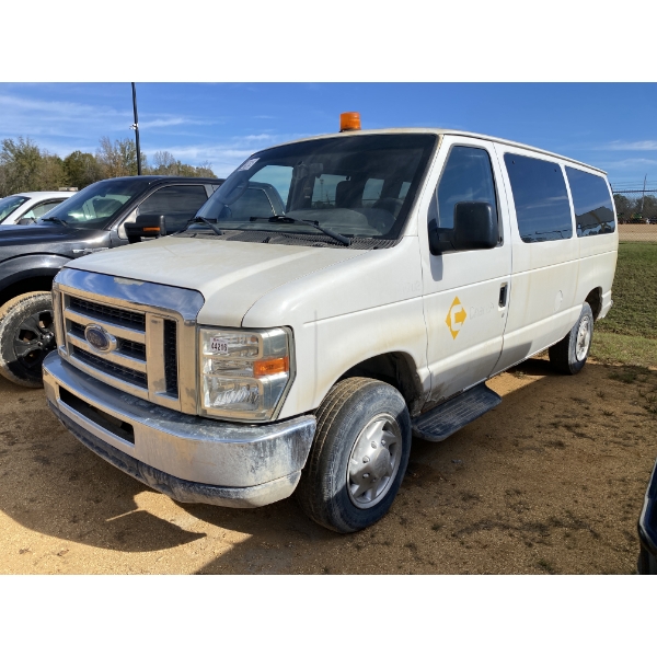 2014 FORD E350 Passenger Van