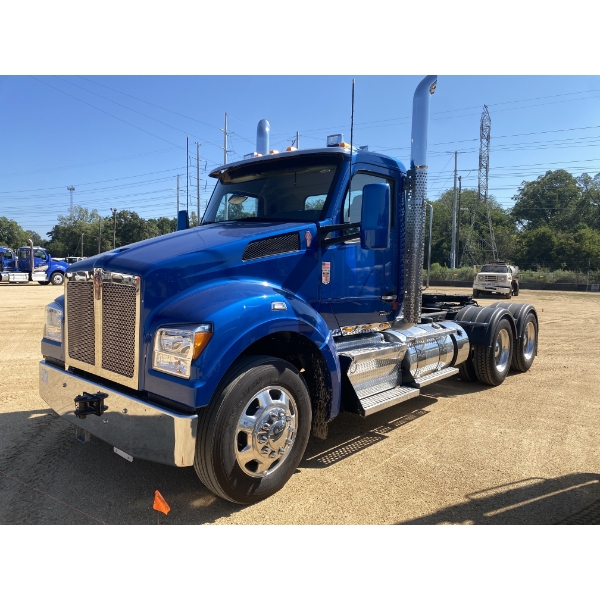 2023 KENWORTH T880S Day Cab Truck