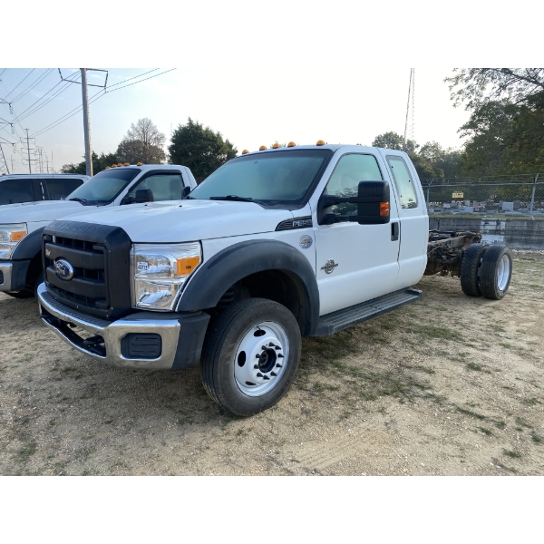 2011 FORD F550 XL Cab and Chassis Truck