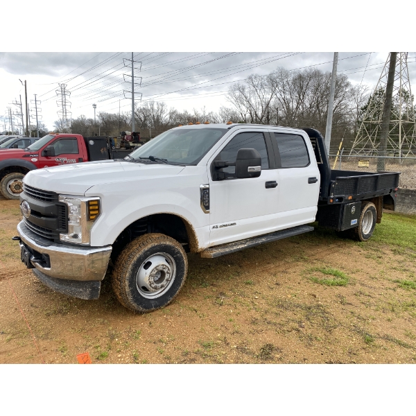 2018 FORD F350 XL Flatbed Truck