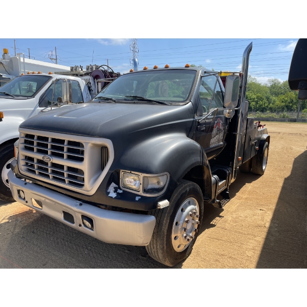 2000 FORD F650 XL Wrecker
