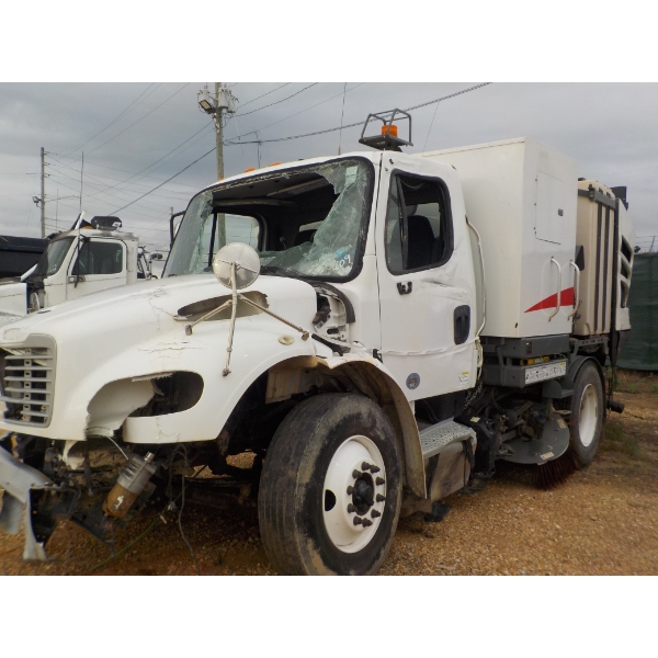 2018 FREIGHTLINER M2 Sweeper Truck
