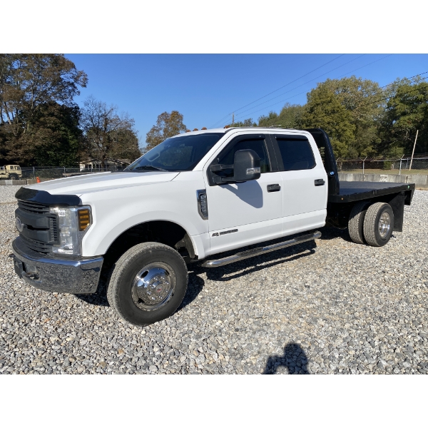 2018 FORD F350 XL Flatbed Truck