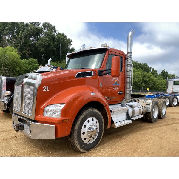 2020 KENWORTH T880 Day Cab Truck