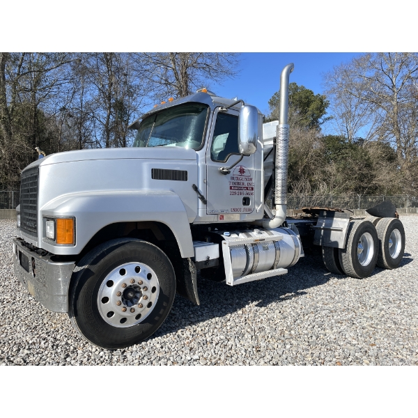 2017 MACK CHU613 Day Cab Truck